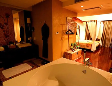 西安雁塔养生会所的黄昏恋：当爱情遇上八十岁